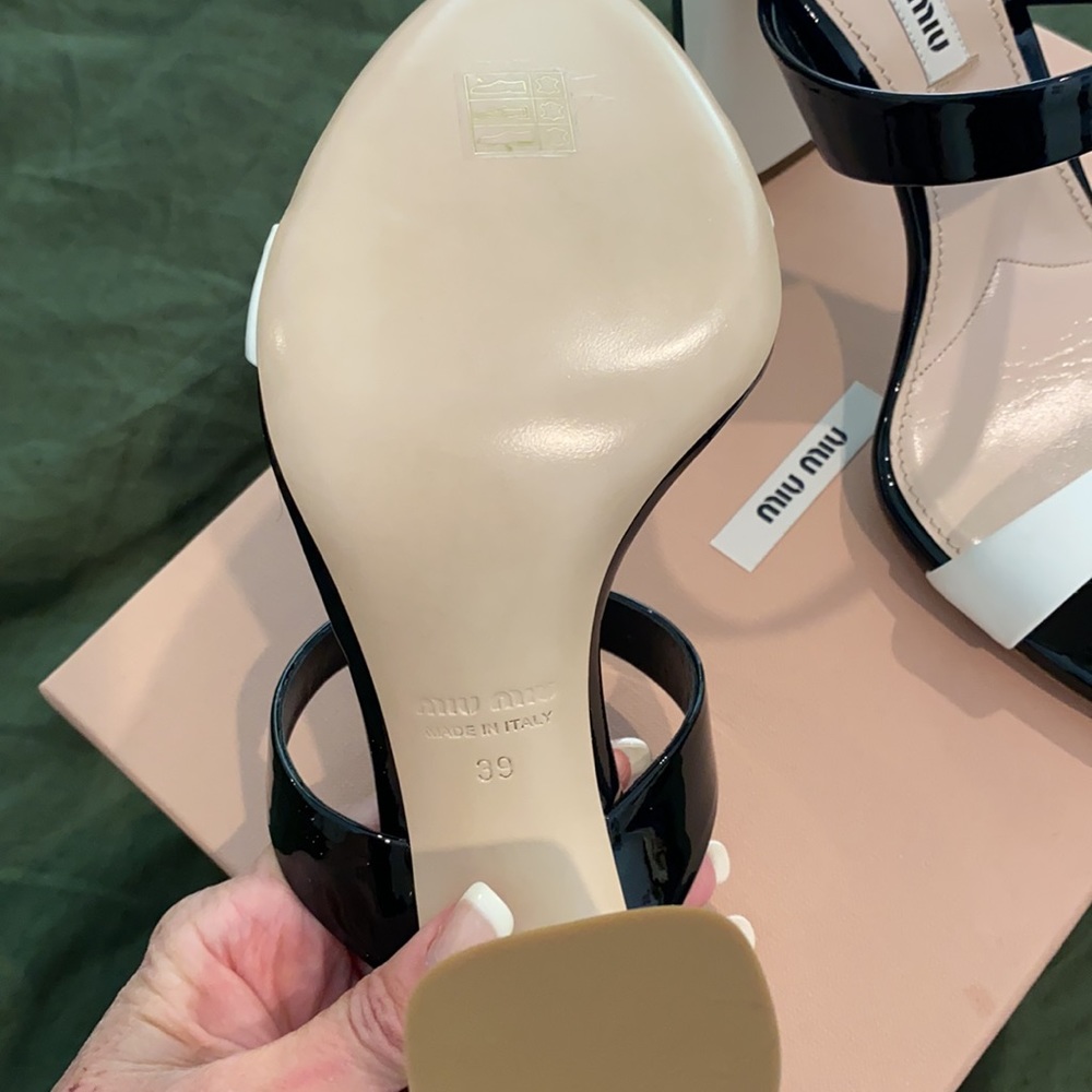 Miu Miu Vernice Bicolour heels BNIB 39 - Picture 8 of 9